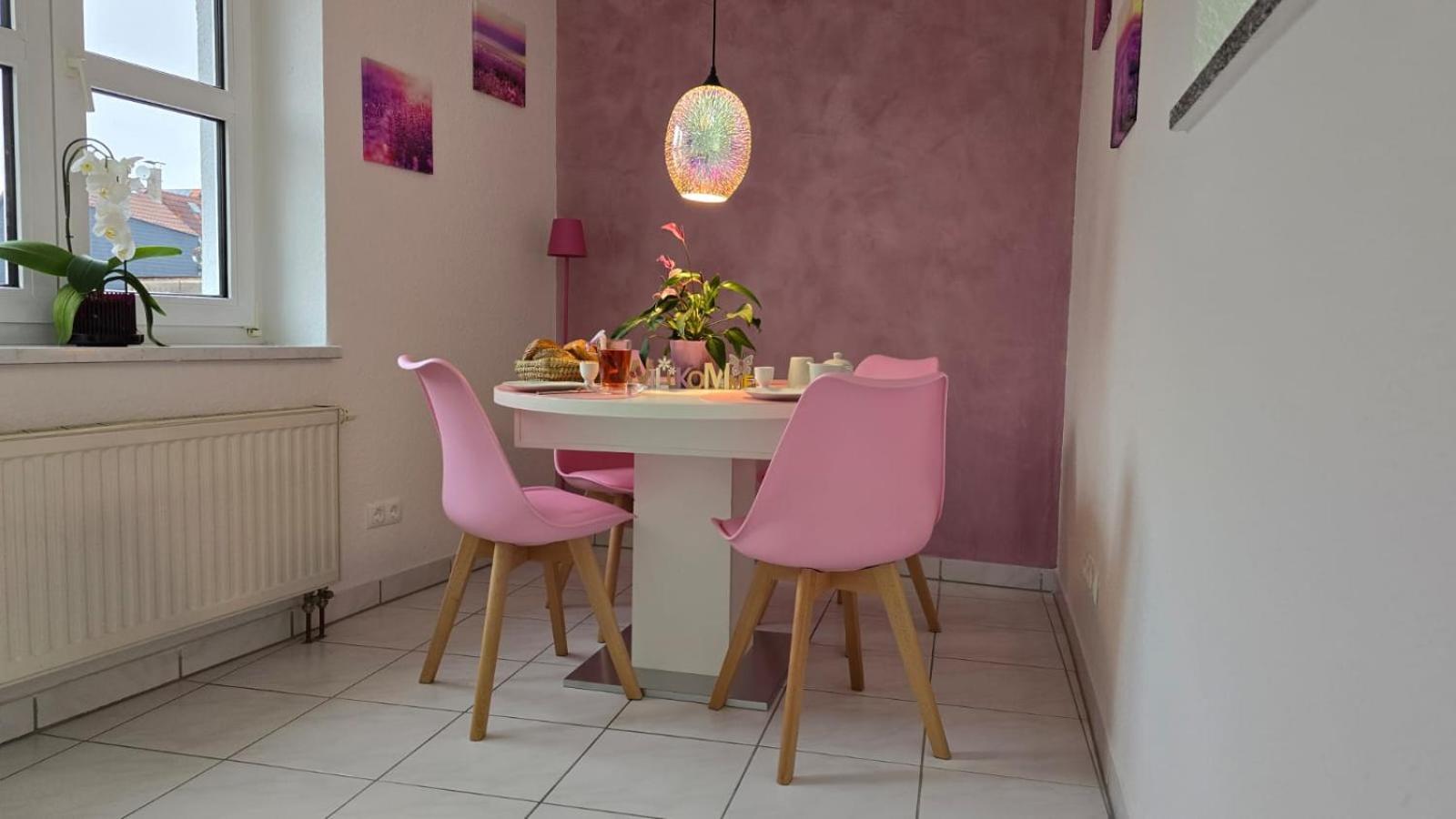 Happy Homes Pink - Up To 5 - Kueche - W-Lan - Netflix - Honig - Badewanne Nidda Exterior photo